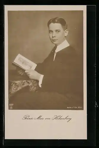 AK Prinz Max von Hohenberg mit einem Buch in der Hand