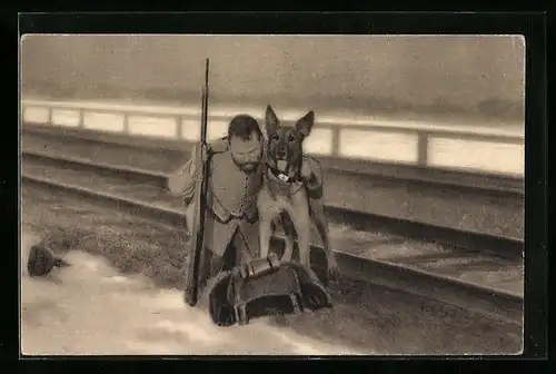 AK Verwundeter Soldat und Sanitätshund neben Bahnschienen