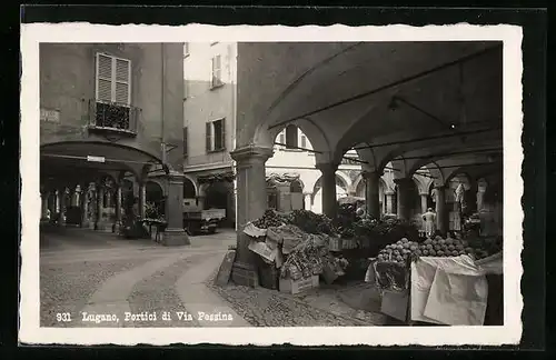 AK Lugano, Portici di Via Pessina, Ortspartie mit Obsthändler