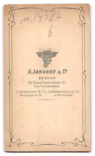 Fotografie A. Jandorf & Co., Berlin, Grosse Frankfurterstrasse 113, Mädchen Schleifchen im Haar