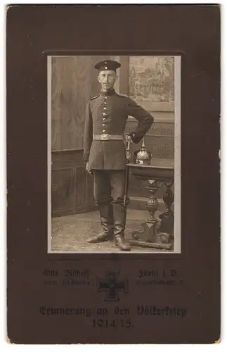 Fotografie Otto Bischoff, Fürth i. B., Soldat Josef Lang in Uniform mit Faschinenmesser, Picklehaube