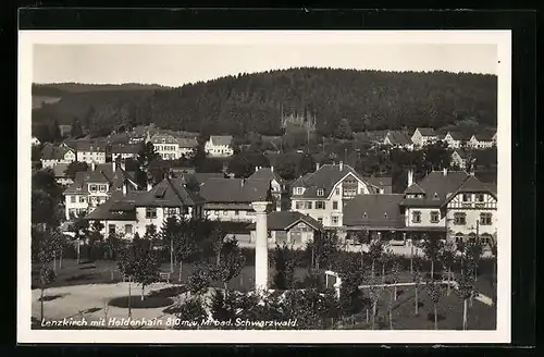 AK Lenzkirch / Schwarzw., Heldenhain und Häuserfassaden