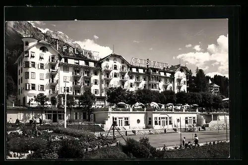 AK Cortina, Hotel Cristallo mit Strasse