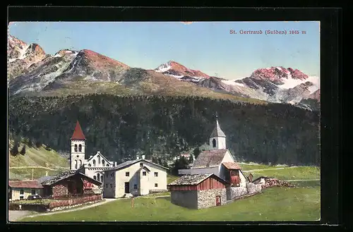 AK St. Gertraud in Sulden, Ortspartie mit Kapelle und Gebirgslandschaft