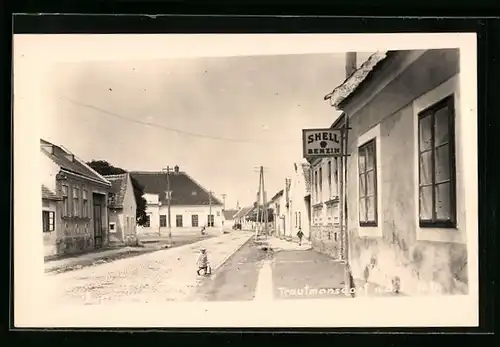 AK Trautmannsdorf a. d. L., Shell-Tankstelle, Strassenpartie