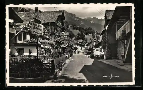 AK Gunten, Strassenpartie mit Schuhmachergeschäft R. Dürig