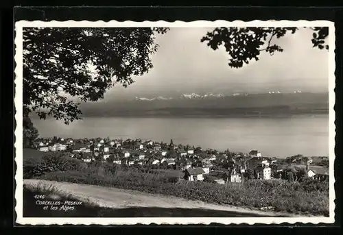 AK Corcelles-Peseux, Le Village et les Alpes