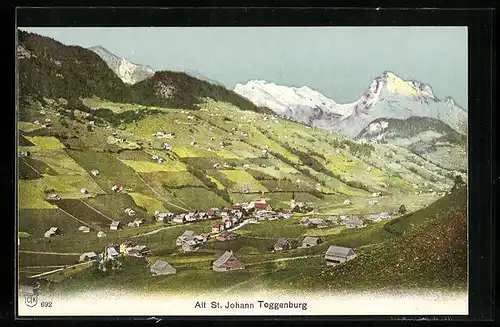 AK Alt-St. Johann / Toggenburg, Totalansicht von Anhöhe mit Gebirge