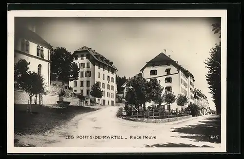 AK Les Ponts-de-Martel, Place Neuve