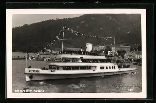 AK Motorschiff Austria in Flaggengala