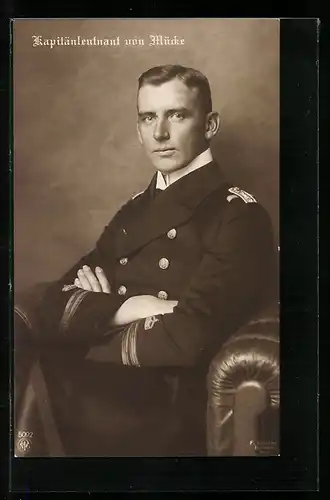 Foto-AK Portrait Kapitänleutnant von Mücke in Uniform