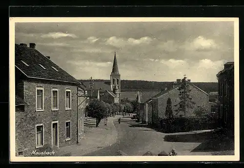 AK Mausbach, Strassenpartie mit Kirche