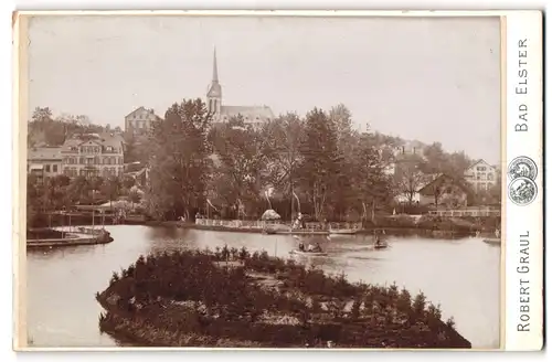 Fotografie Robert Graul, Bad Elster, Ansicht Bad Elster, Blick über den Teich in die Stadt
