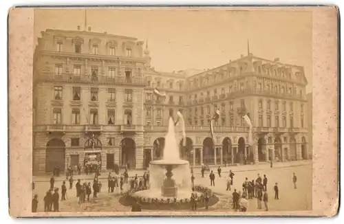 Fotografie unbekannter Fotograf, Ansicht Frankfurt / Main, am Hotel Frankfurter Hof