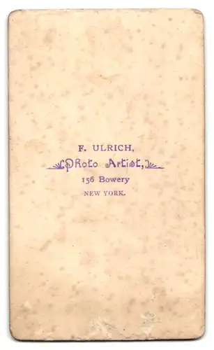 Fotografie F. Ulrich, New York, NY, 156 Bowery, Süsses Kleinkind im weissen Kleid