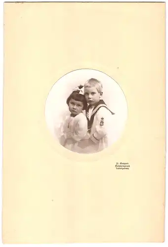 Fotografie D. Gebhard, Ludwigsburg, Portrait Wolfgang & Brunhild Lippert zu Weihnachten 1918