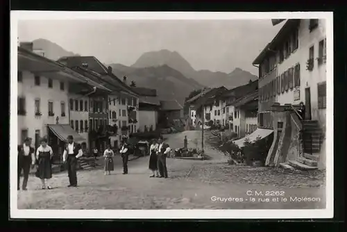 AK Gruyeres, La rue et le Moleson