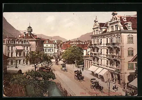 AK Interlaken, Bahnhofstrasse mit Pferdekutschen aus der Vogelschau