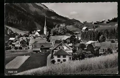 AK Flühli, Ortsansicht mit Kirchturm und Umgebung