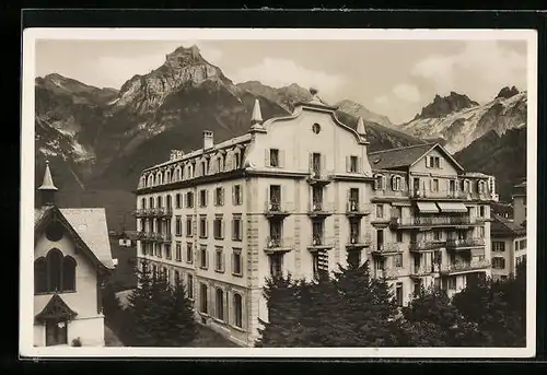 AK Engelberg, Hotel Hess mit Hahnen aus der Vogelschau
