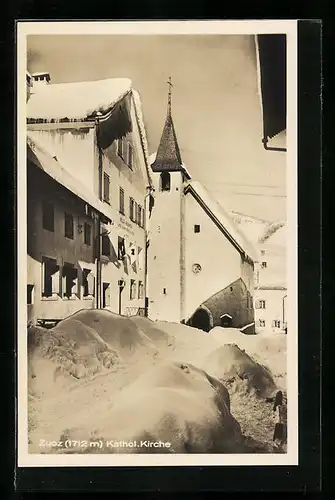 AK Zuoz, Winterpartie an der kathol. Kirche