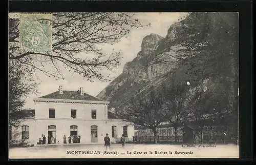 AK Montmélian, La Gare et le Rocher la Savoyarde, Bahnhof