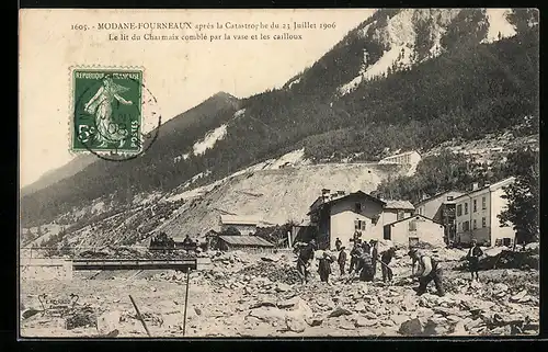 AK Modane-Fourneaux, aprés la Catastrophe du 23 Juillet 1906, Le lit du Charmaix comblé par la vase et les cailloux
