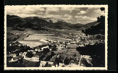 AK Puchberg a. Sch., Totalansicht mit Bergen