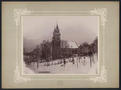 Fotografie J. R. Horn, Sonneberg, Ansicht Sonneberg, Kirche im Winter 1895