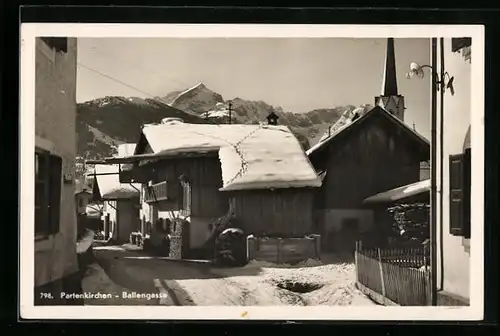 AK Partenkirchen, Strasse Ballengasse im Winter