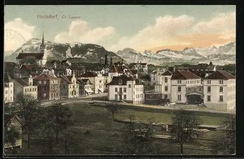 AK Hochdorf, Ortsansicht mit Kirche und Gebirge
