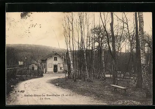 AK Saint-Nom-la-Breteche, La Gare, Strasse zum Bahnhof