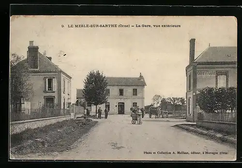 AK Le Mesle-sur-Sarthe, La Gare, vue extérieur, Bahnhof