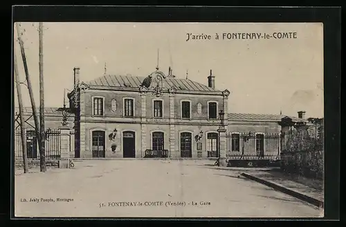 AK Fontenay-le-Comte, La Gare, Bahnhof