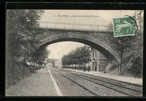 AK Fin-d`Oise, Gare et entree du Viaduc, Bahnhof mit Schaffnern und Viadukt