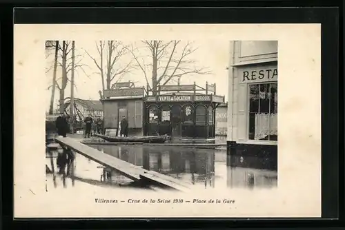 AK Villennes, Crue de la Seine 1910, Place de la Gare