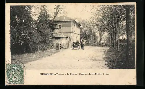 AK Chasseneuil, La Gare du Chemin de fer de Poitiers à Paris, Bahnhof