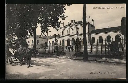 AK Chatellerault, La Gare, Bahnhof