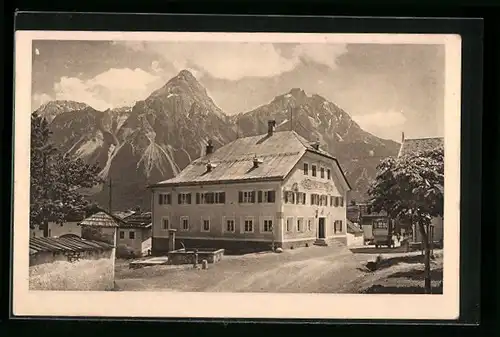 AK Lermoos, Hotel Post mit Bergblick