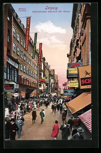 AK Leipzig, Petersstrasse mit Passanten während der Messe