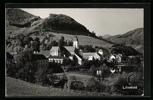 AK Lilienfeld, Ortspartie mit Kirche