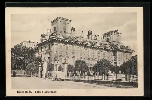 AK Eisenstadt, Schloss Esterhazy bei Schönwetter