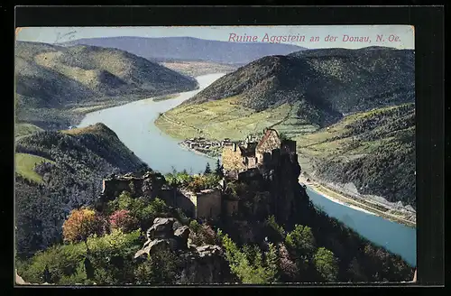 AK Aggstein /N.Oe., Ortsansicht mit Ruine an der Donau