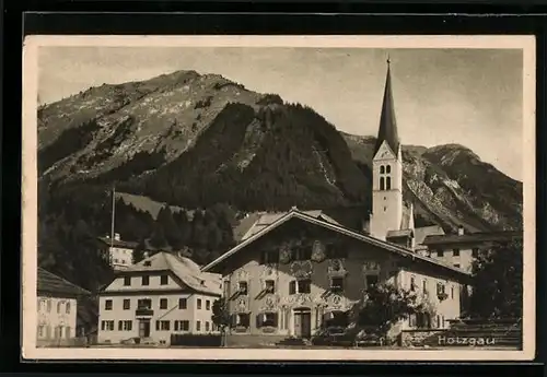 AK Holzgau, Haus mit Hübscher Fassadenmalerei, Kirche