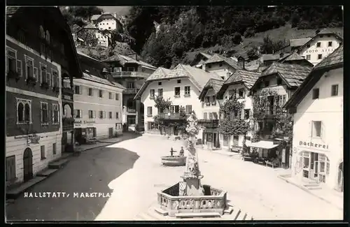 AK Hallstatt, Brunnen auf dem Marktplatz