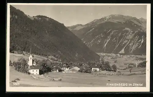 AK Finkenberg im Zillertal, Ortsansicht mit Bergkulisse