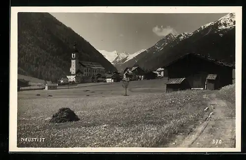 AK Neustift, Ortsansicht mit Blick ins Tal