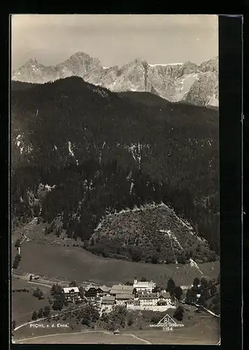 AK Pichl a. d. Enns, Ortsansicht mit Alpenkulisse