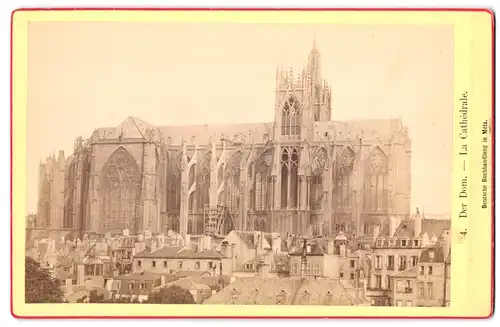 Fotografie unbekannter Fotograf, Ansicht Metz, Blick über die Dächer der Stadt nach der Kathedrale