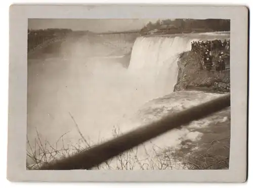 Fotografie unbekannter Fotograf, Ansicht Niagara Falls / NY, Blick auf die Niagarafälle von der amerikanischen Seite